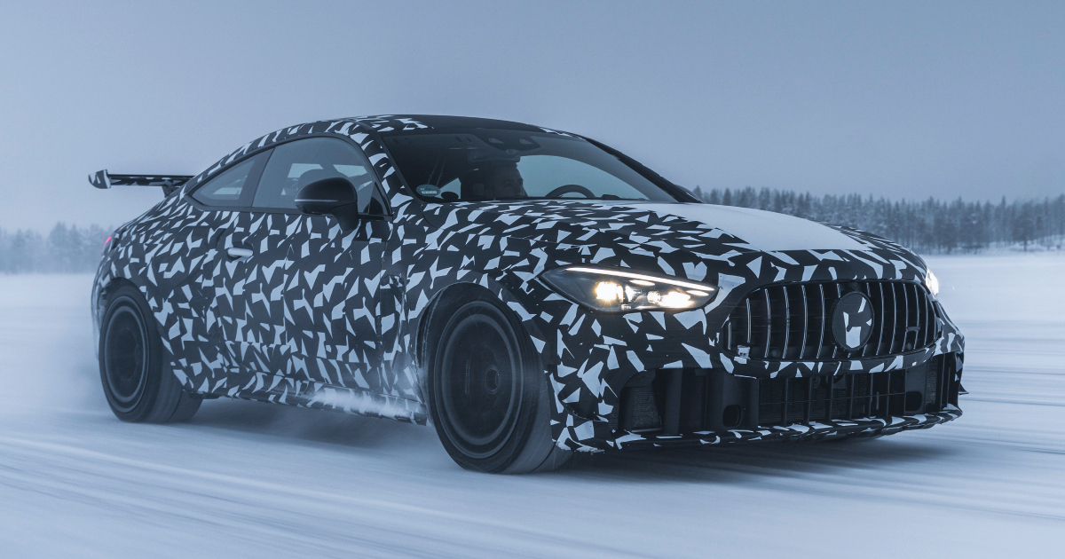 Mercedes-Benz купе во время зимних испытаний