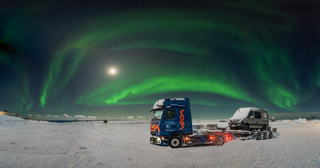Mercedes-Benz eActros 600 на тлі засніженої місцевості