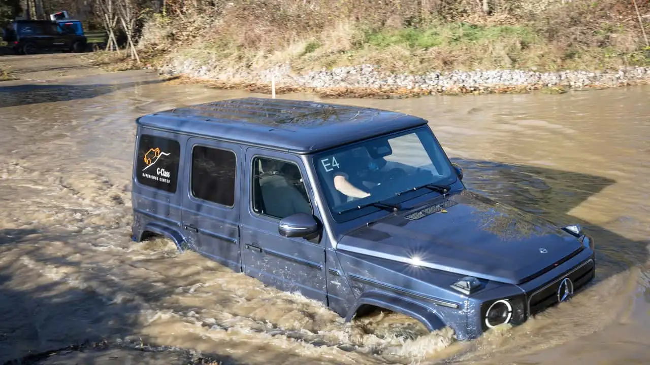 Второй просмотр внедорожника Mercedes-Benz
