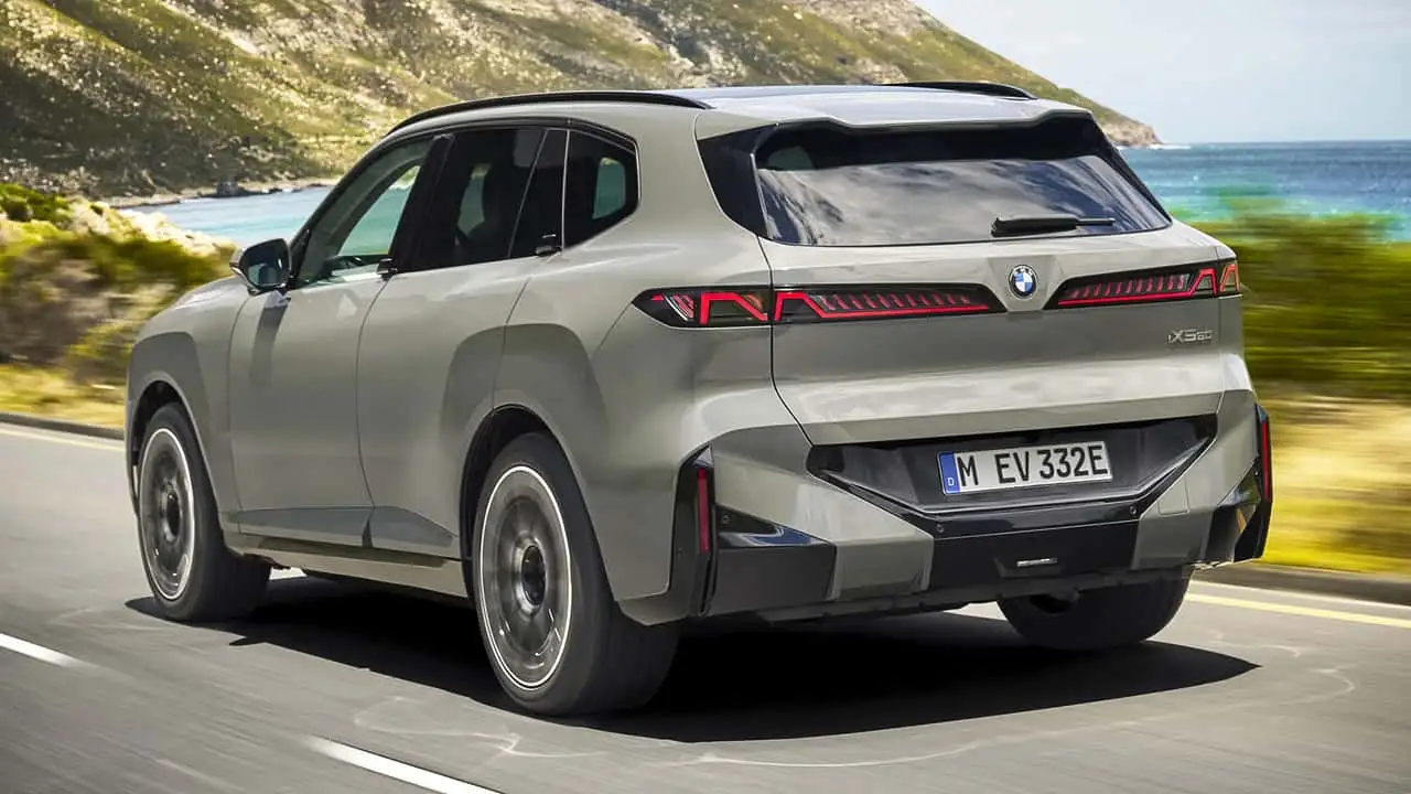 Вид ззаду BMW X5