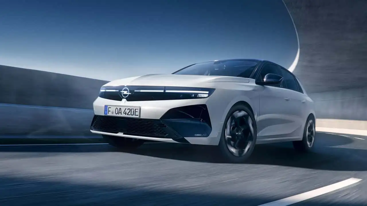 Opel Astra GSE Line передняя часть
