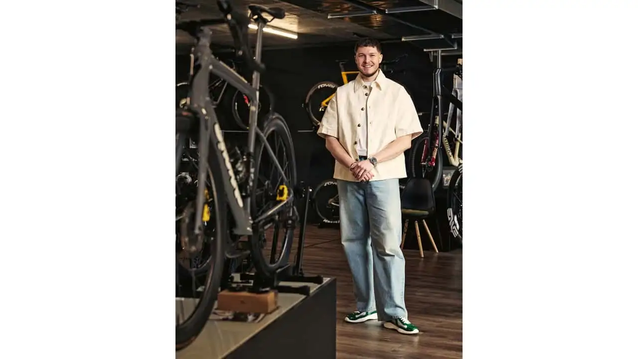 Леон Бальдингер с велосипедом Specialized