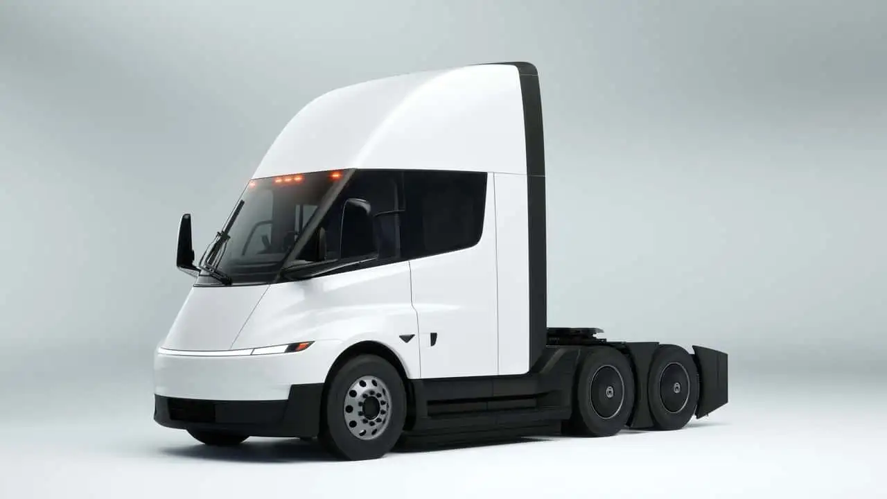 Tesla Semi вид слева