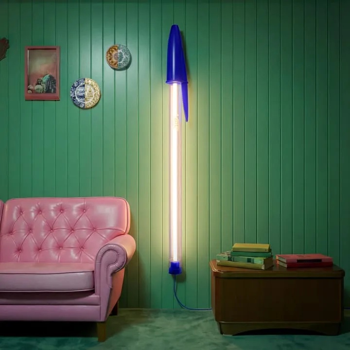 Лампа Bic Lamp у вигляді збільшеної ручки Bic Cristal