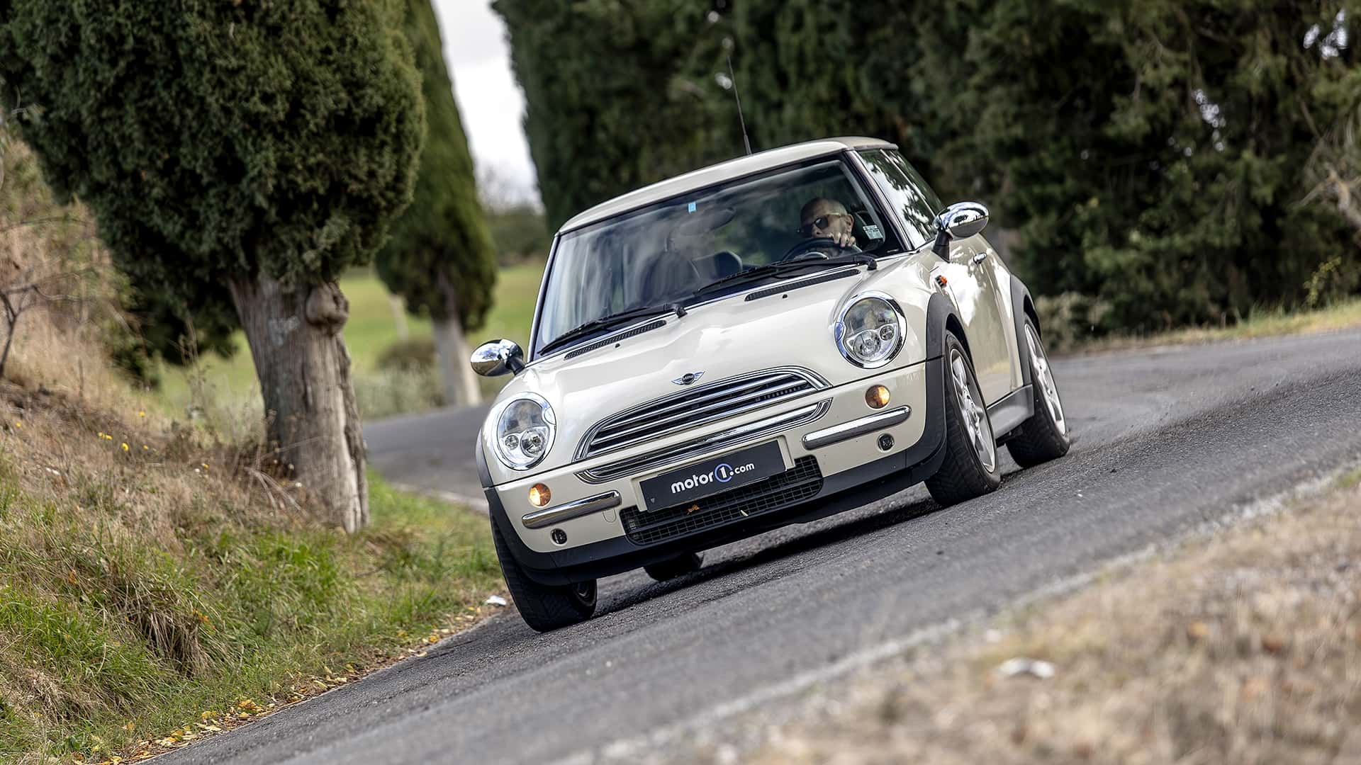 Фотографія унікального дизайну MINI Cooper