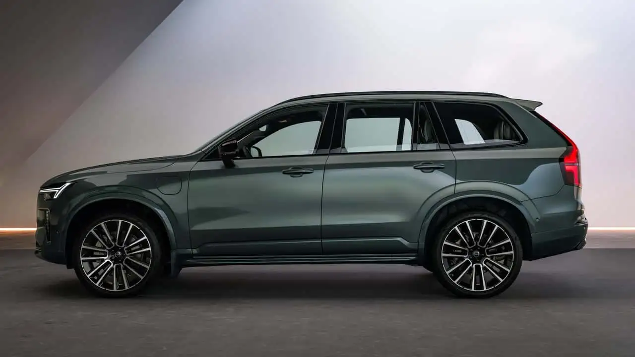 Задній вигляд Volvo XC90