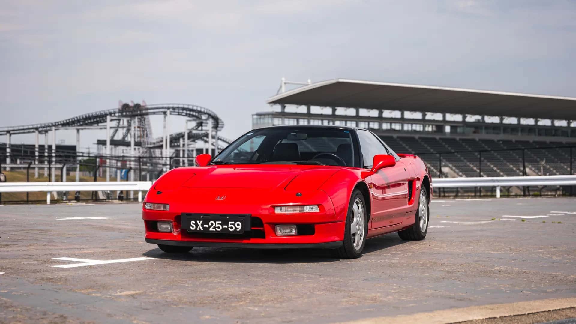 Honda NSX в движении на трассе Судзука