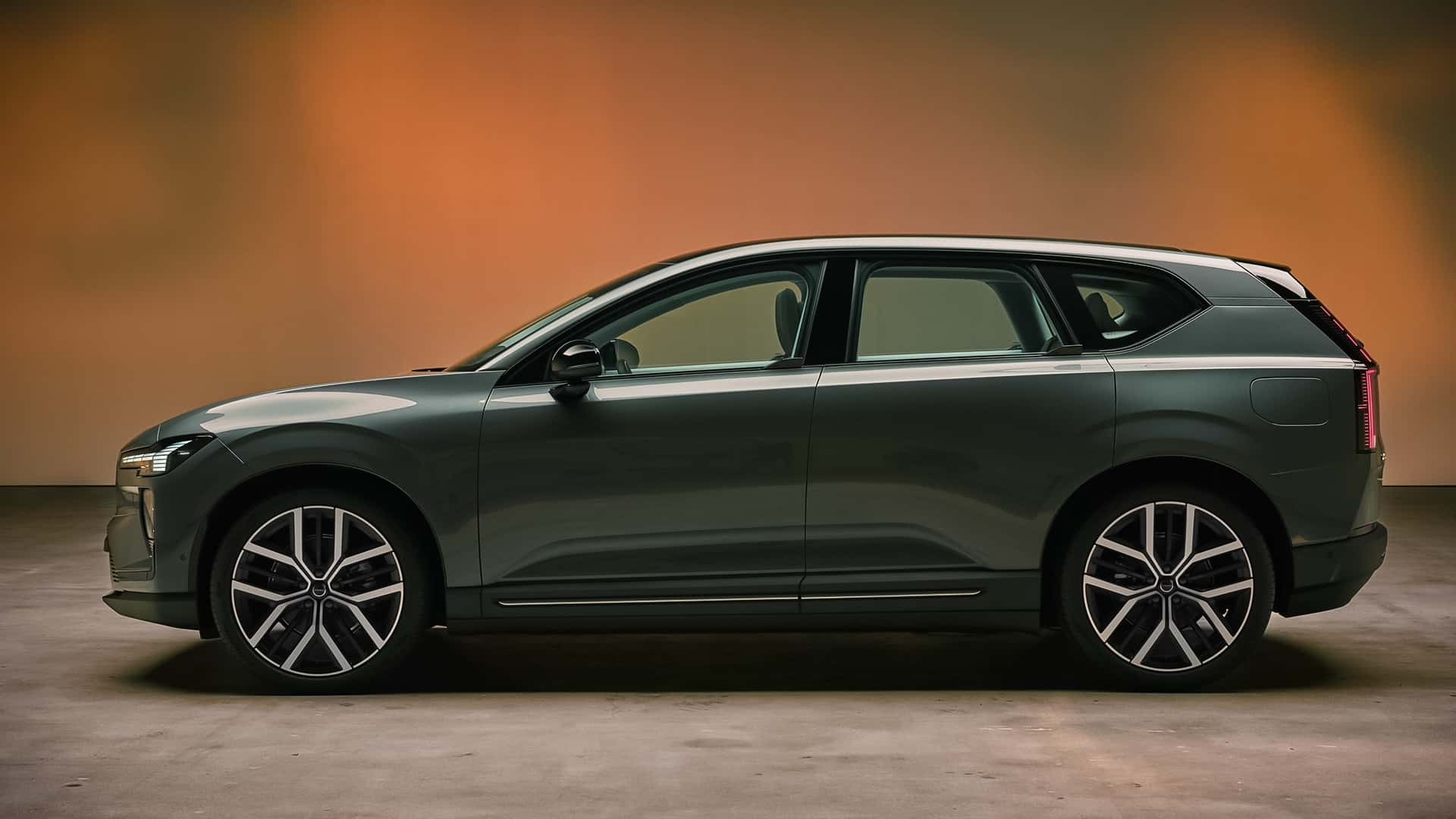 Front part of the Volvo EX60 crossover