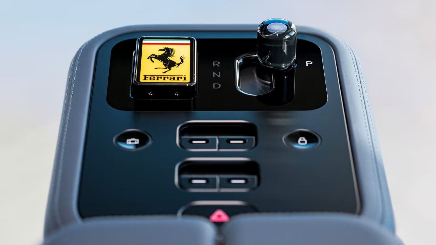 Ferrari Luce панель приладів зображення 4