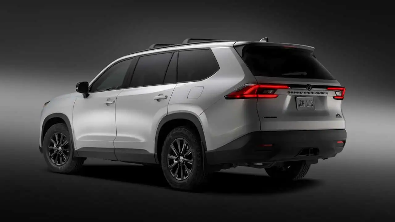 Toyota Grand Highlander Woodland Edition 4