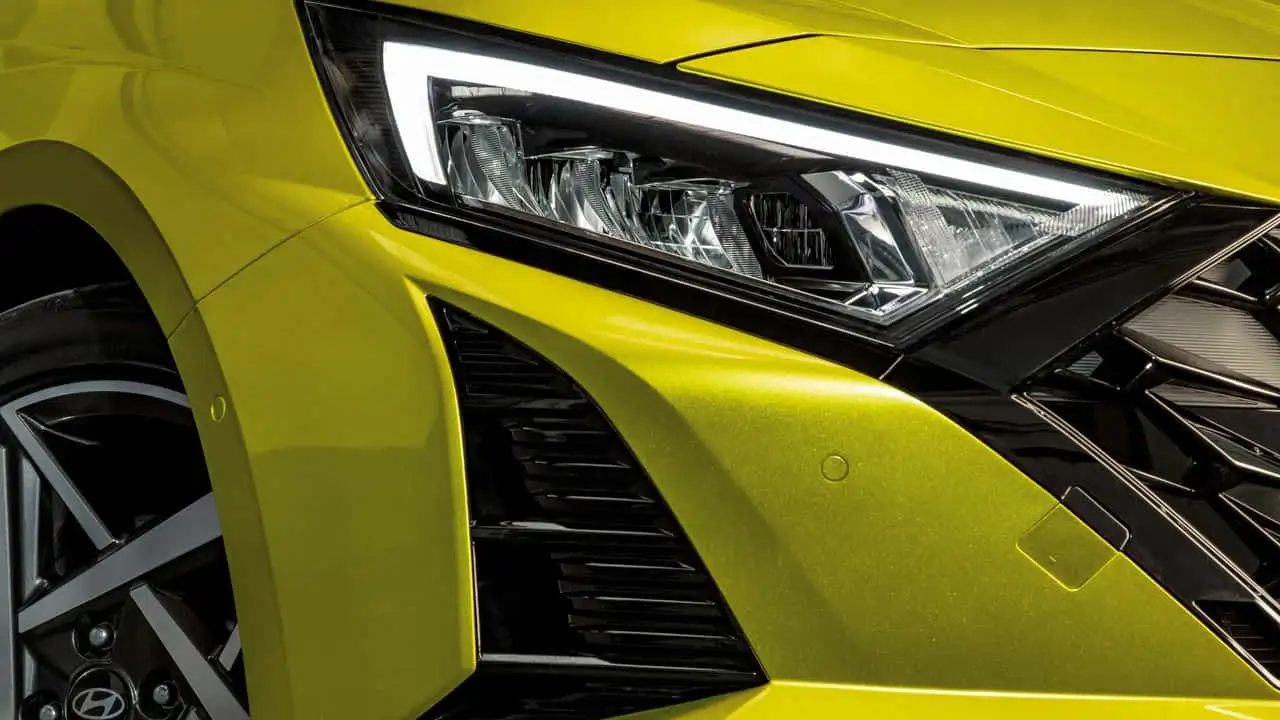 Хетчбек Hyundai i20 задній вигляд
