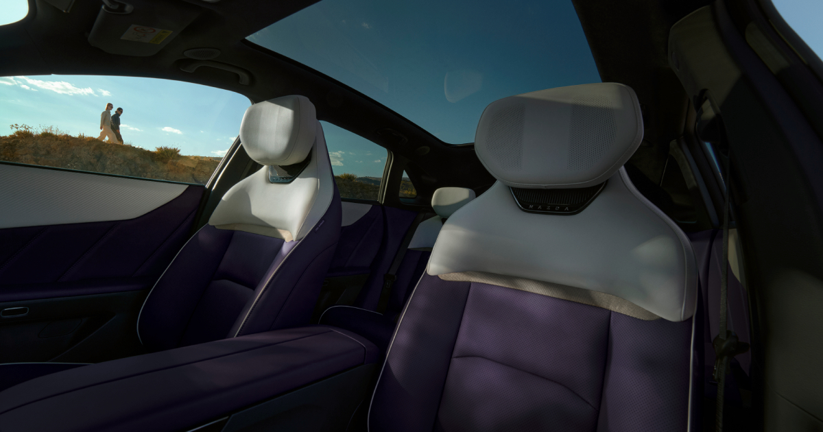 Dashboard of the Mazda CX-6e