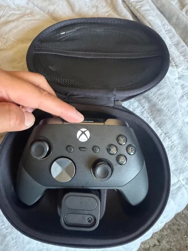 Фото 2 прототипу Xbox Elite 3