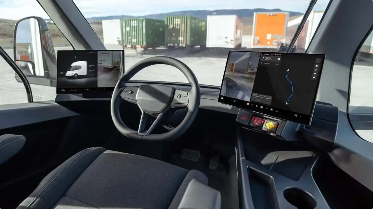 Минималистичный салон Tesla Semi