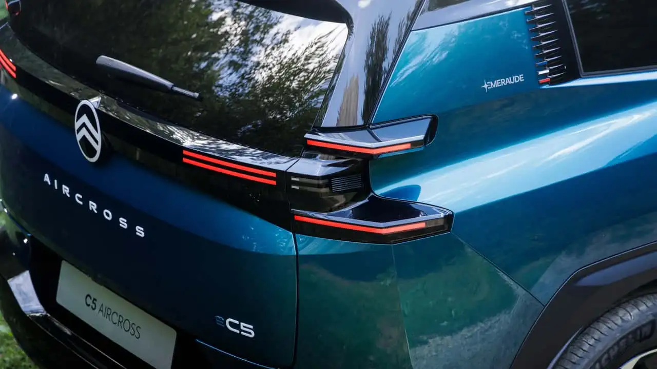Citroen C5 Aircross Emeraude вид сбоку