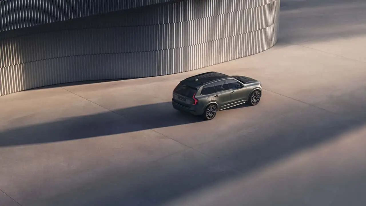 Volvo XC90 в природному середовищі