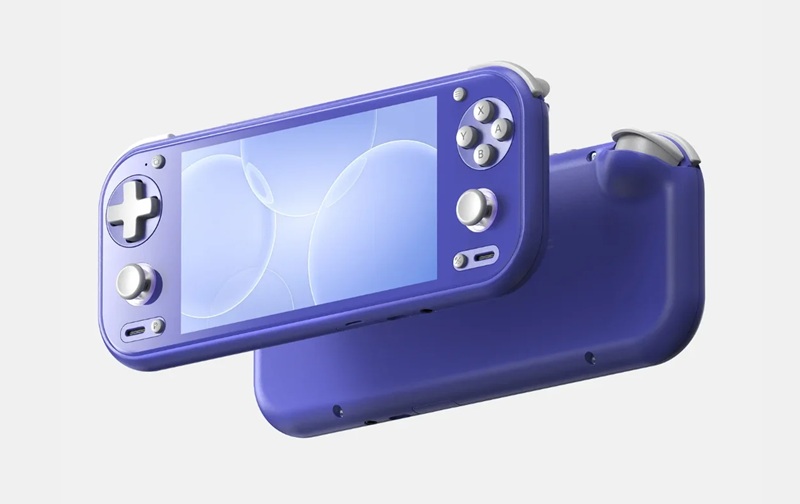 La RG 55G1 adopte un format horizontal très proche de la Nintendo Switch Lite, avec des joysticks à effet Hall et un rétroéclairage RGB.