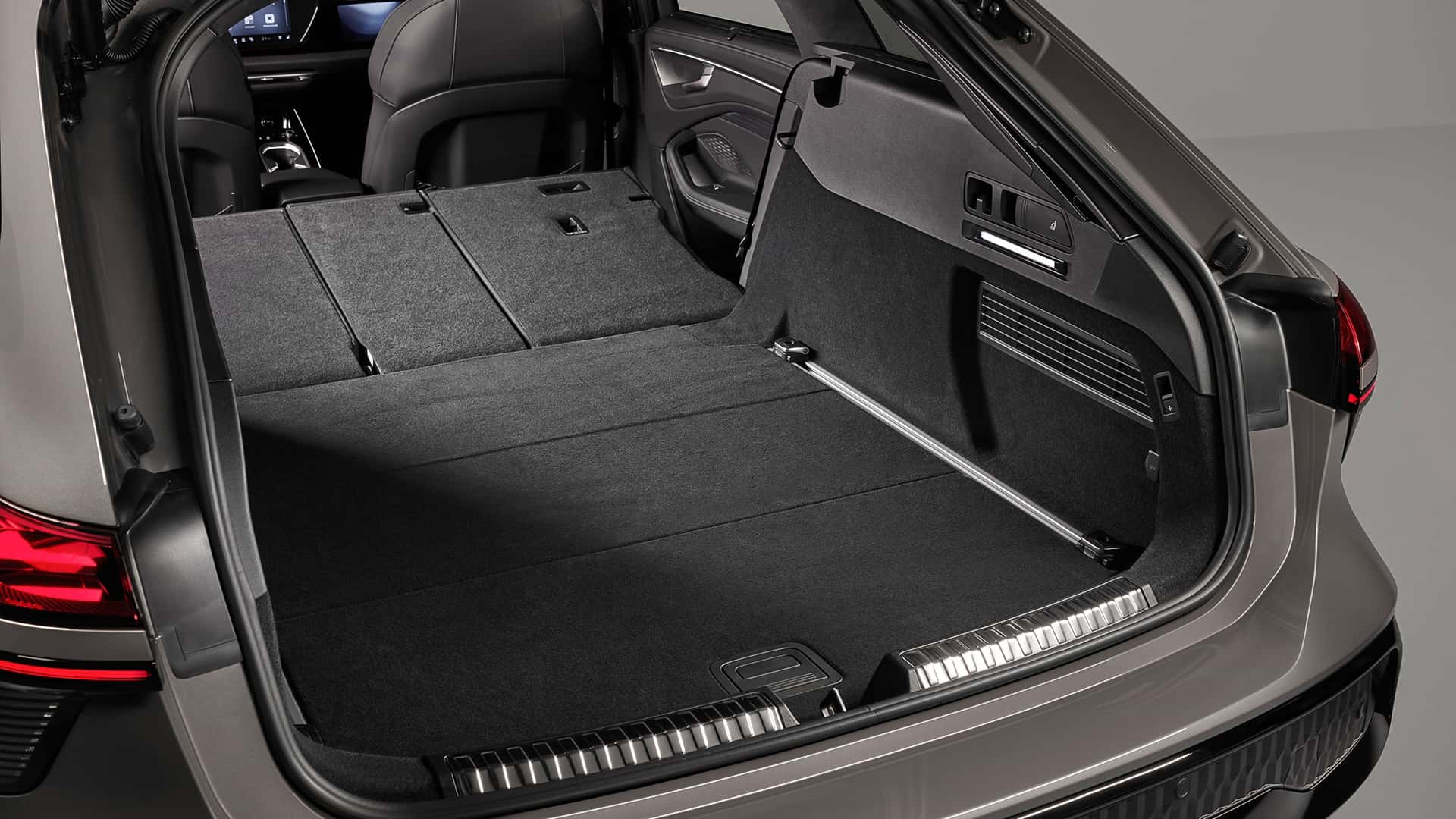 Передняя часть Audi A6 Allroad 2026