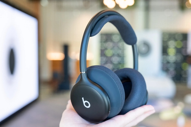 Le Beats 360 en coloris noir avec le kit de coussins UltraPlush.