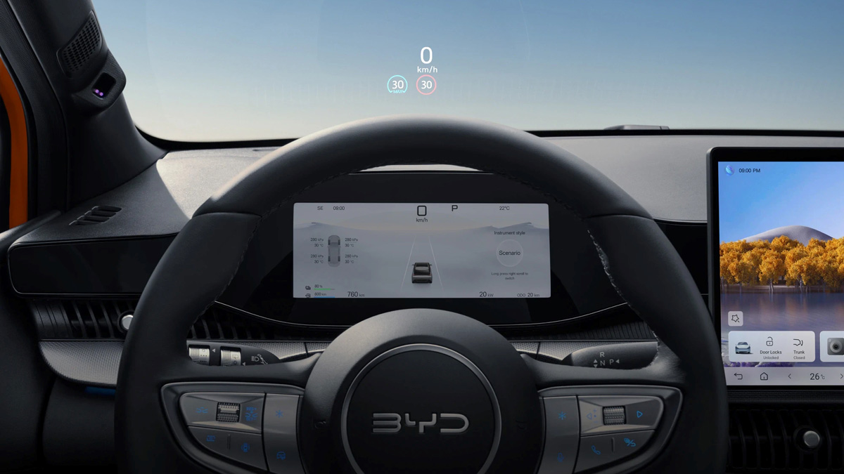 BYD Dolphin G інтер'єр з панорамним дахом