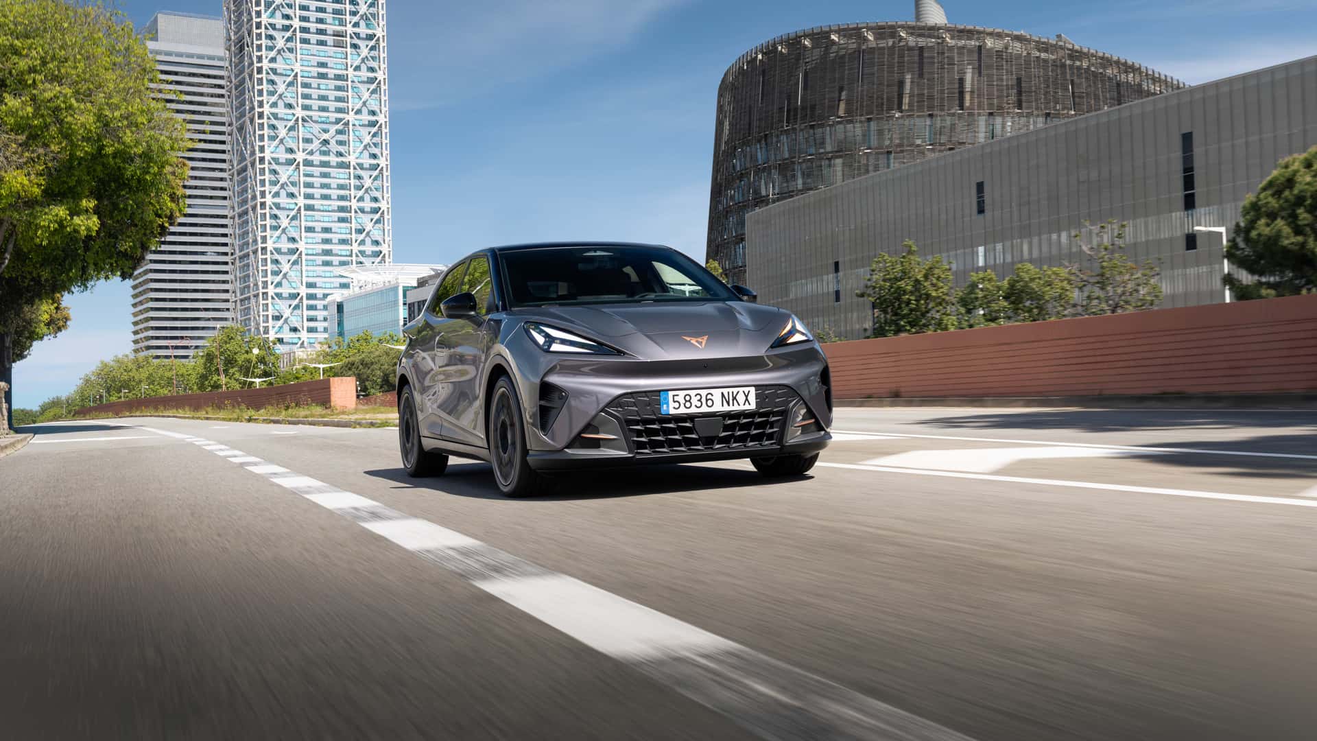 Cupra Raval Edge Plus з відкритим багажником