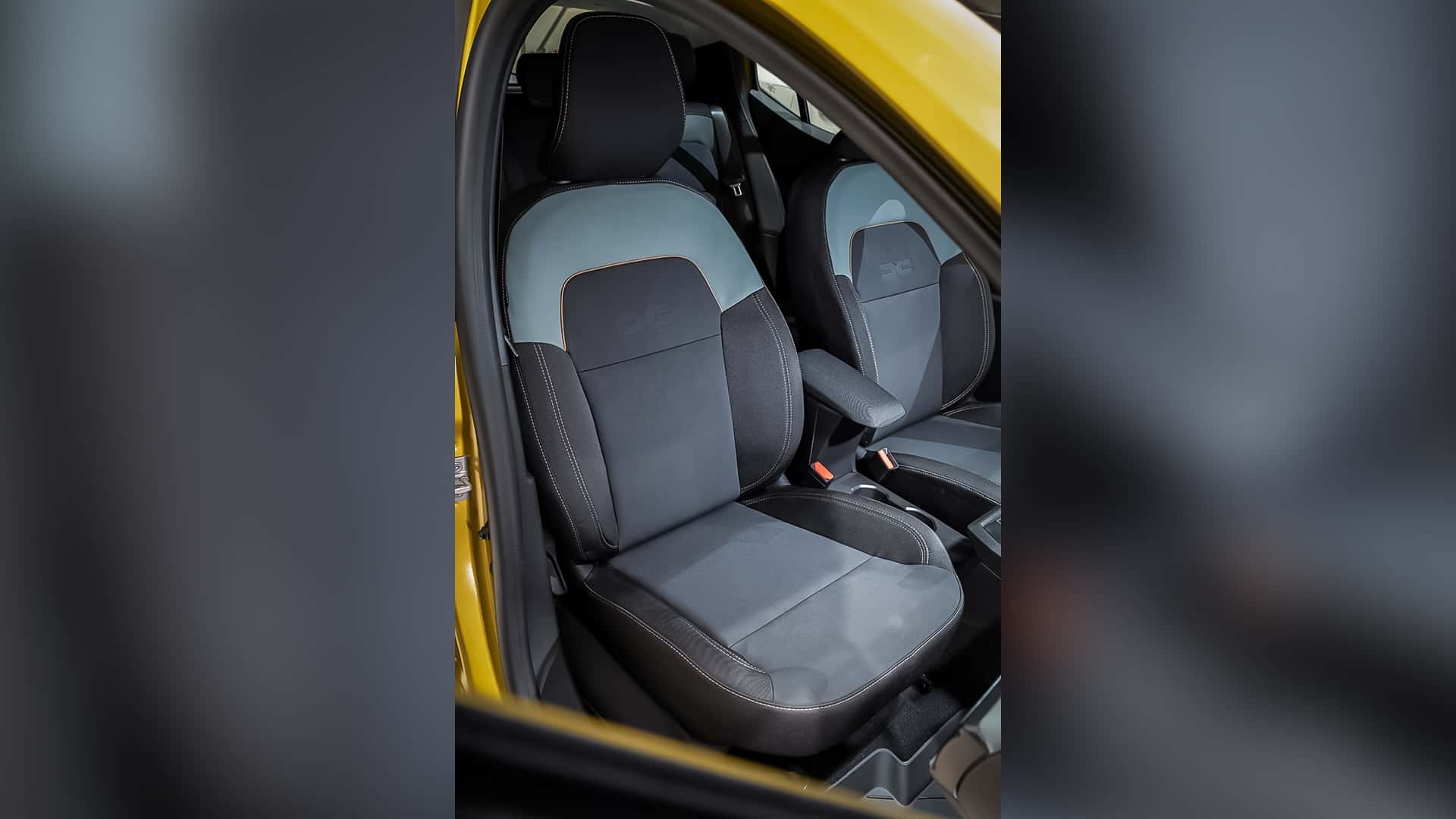 Панорама Dacia Sandero Stepway Hybrid 2026