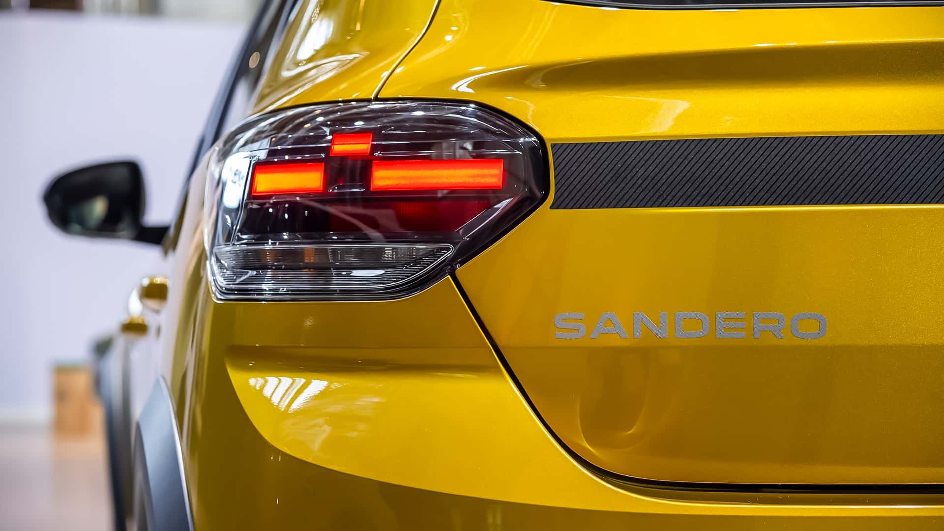 Dacia Sandero Stepway Hybrid 2026 детали задней части