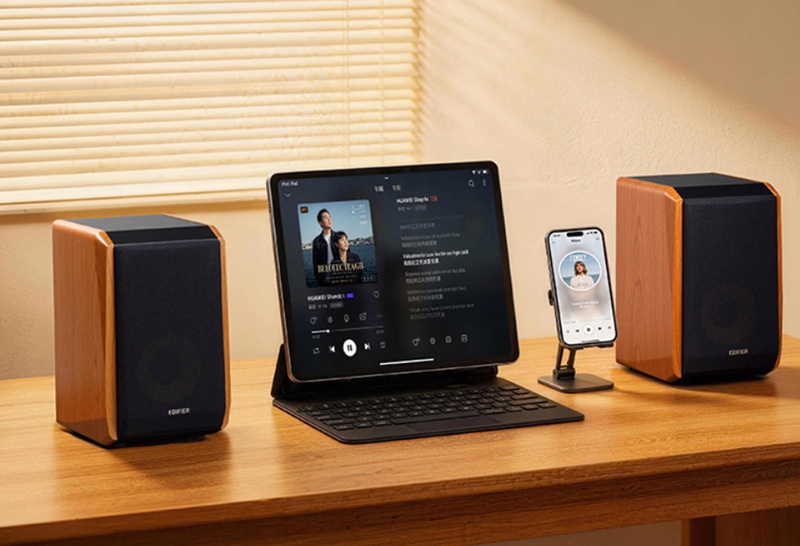 The rear of the active speaker provides RCA inputs alongside the USB port that enables the built-in sound card function.