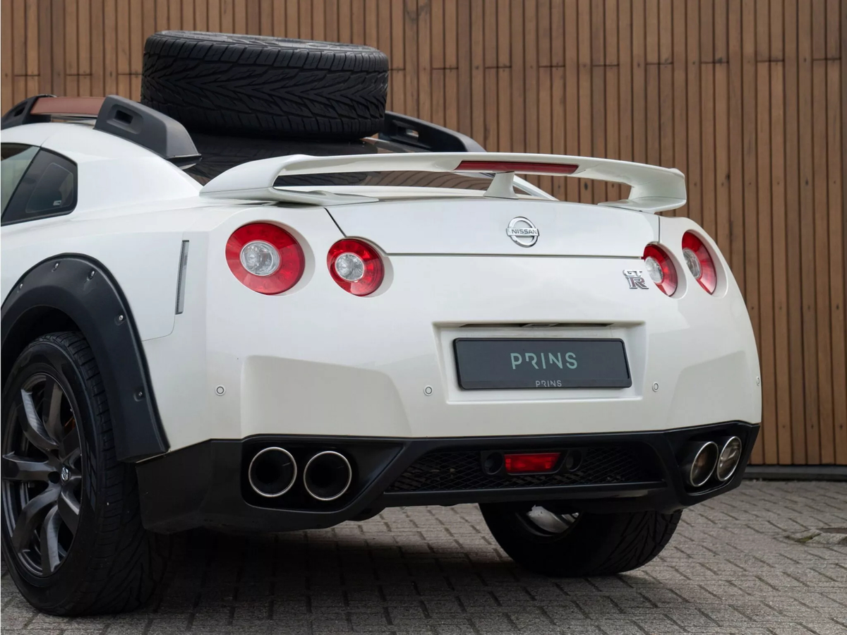 Общий вид автомобиля Nissan GT-R R35