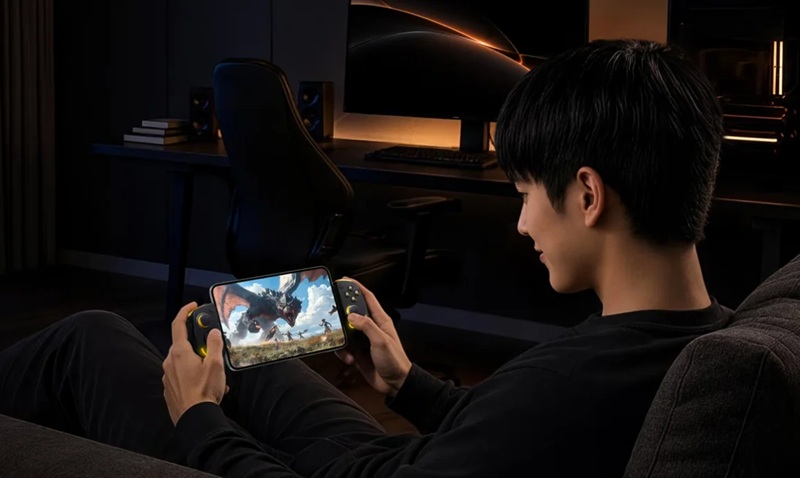 Демонстрация планшета iQOO Pad Ultra во время игры