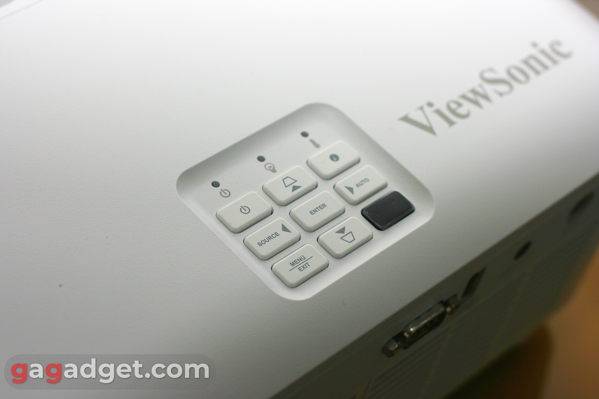 Панель керування на ViewSonic LSD400W