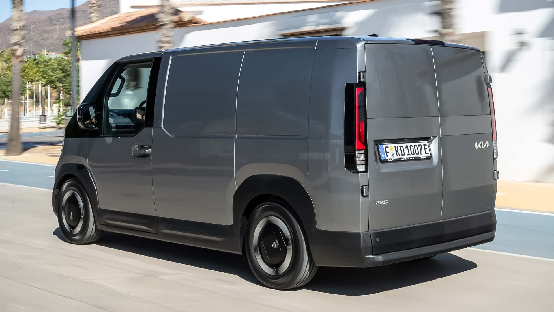 Піший огляд Kia PV5 WAV