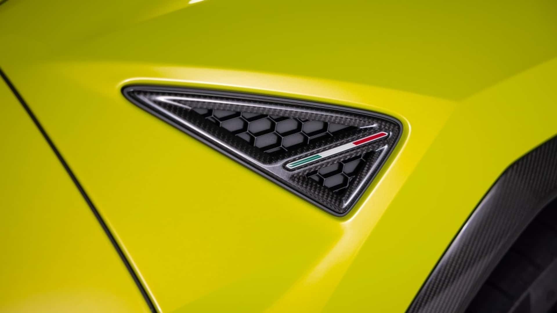 Lamborghini Urus SE Performante вигляд спереду ззаду