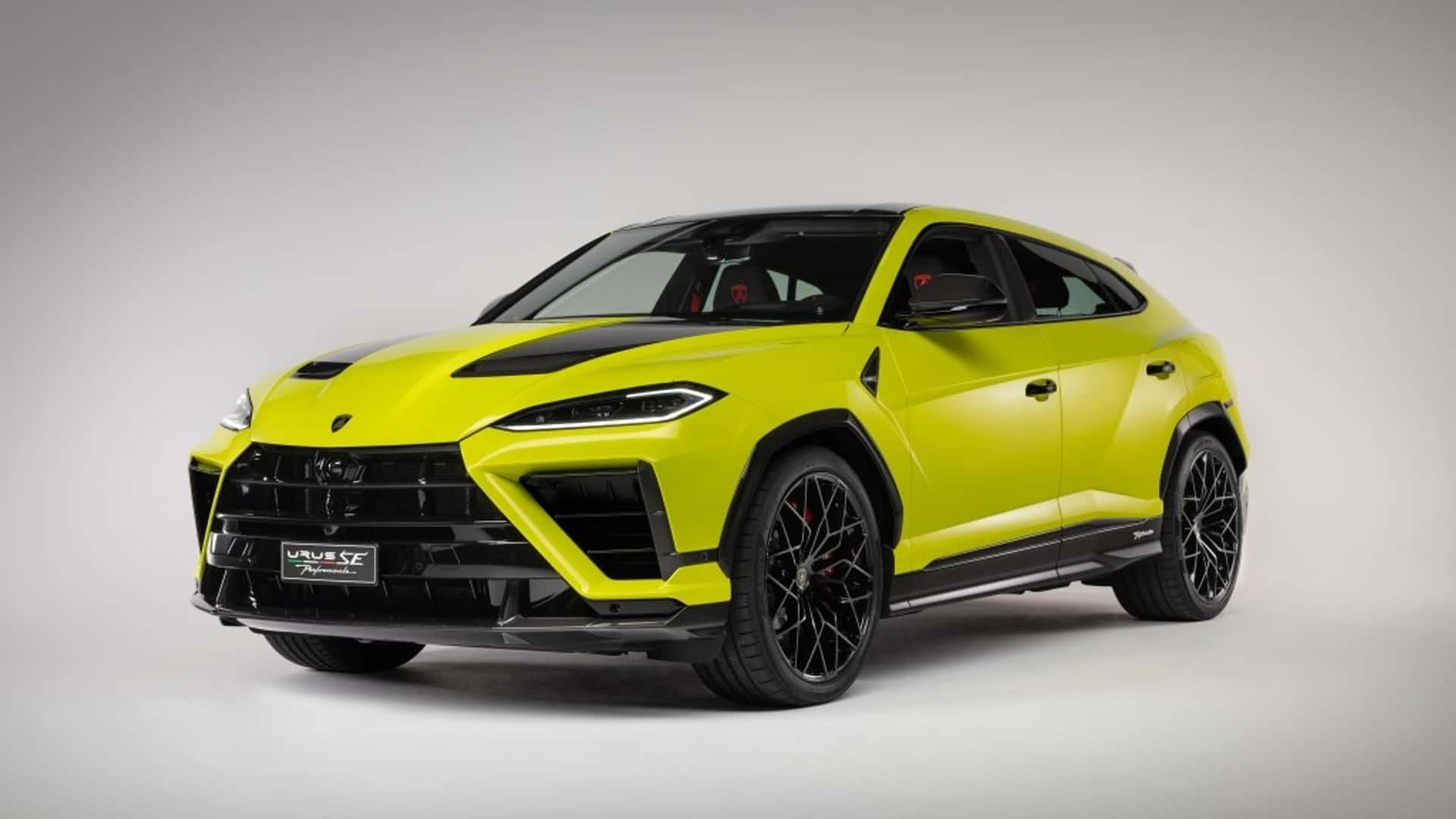 Lamborghini Urus SE Performante панель приладів