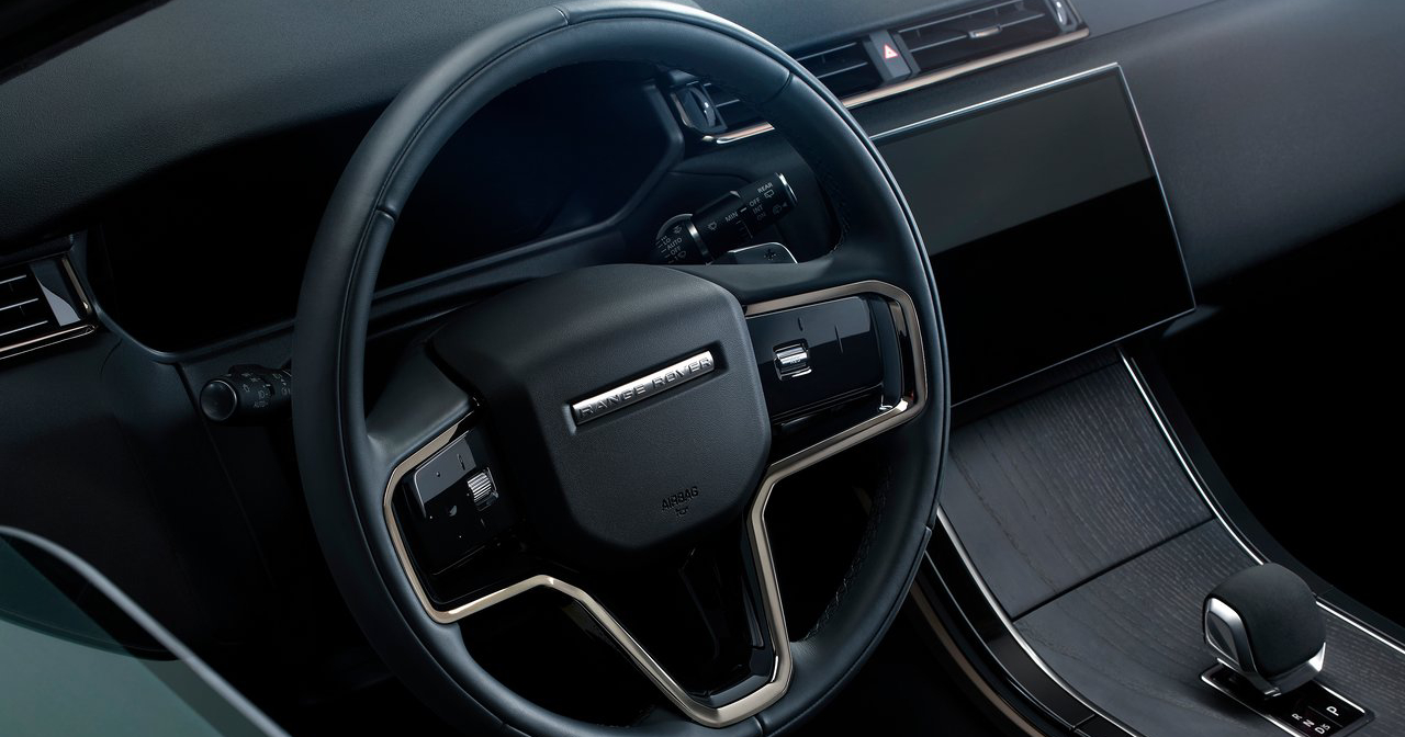 Front Panel of Range Rover Velar