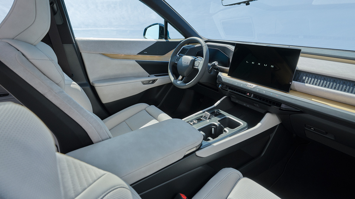 Lexus TZ interior.