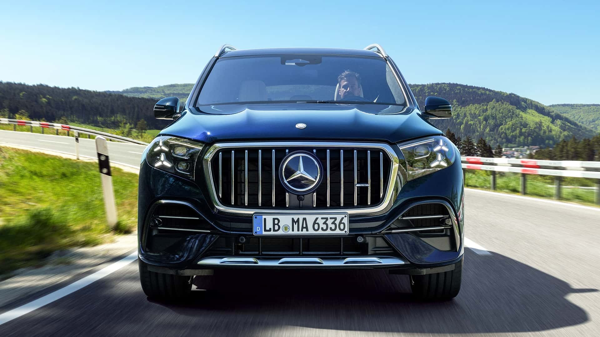 Линия капота Mercedes-AMG GLS 63 4Matic+ 2026