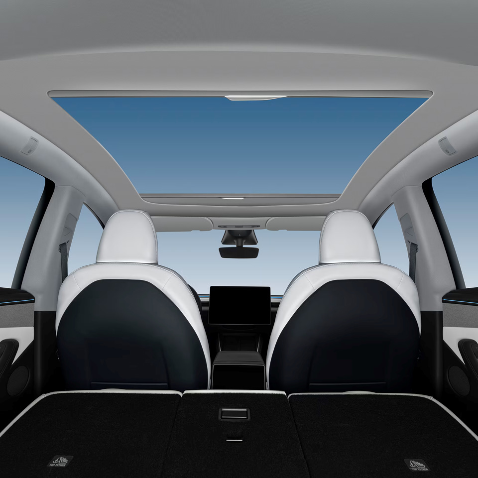 Фото 4 сонцезахисної шторки Tesla Model Y
