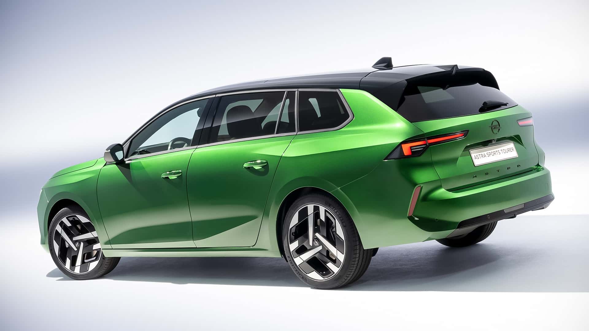 Новые модели Sports Tourer 2026 от Opel