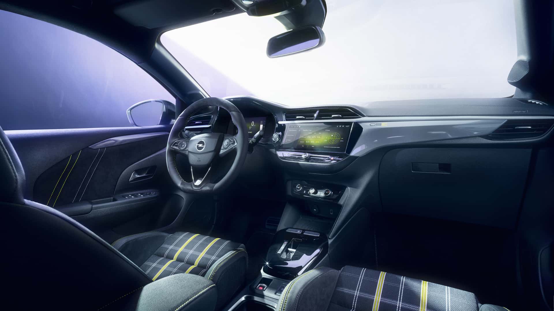 Інтер'єр нового Opel Corsa GSE 2026 з алькантарами