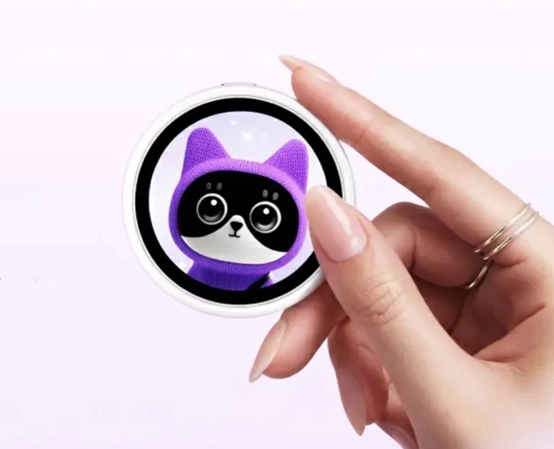 L'Oppo Bubble se fixe magnétiquement à l'arrière du smartphone.
