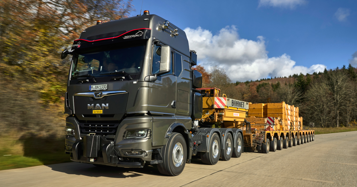 Version of MAN truck for heavy transports