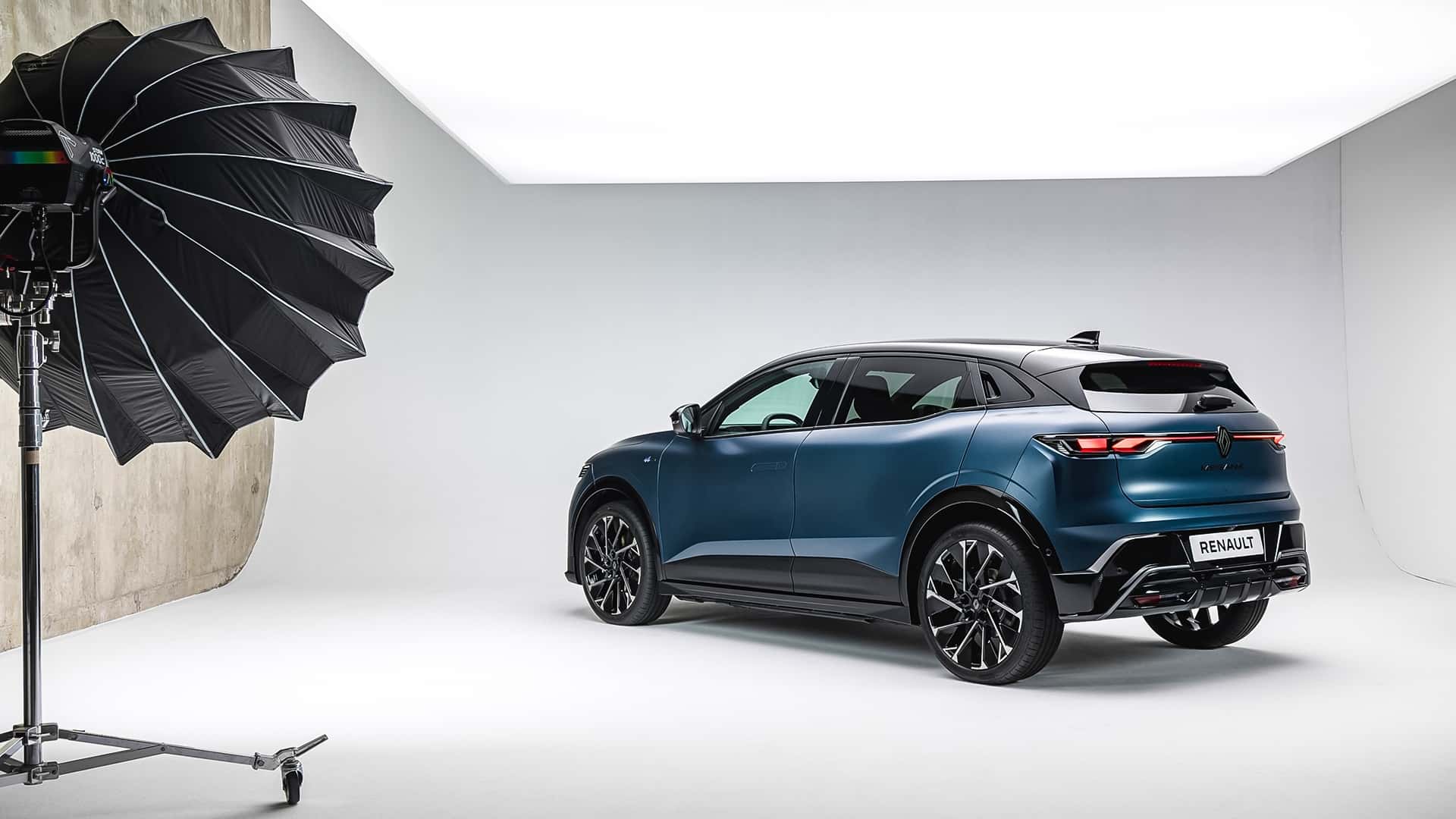 Renault Megane E-Tech Electric нова оптика