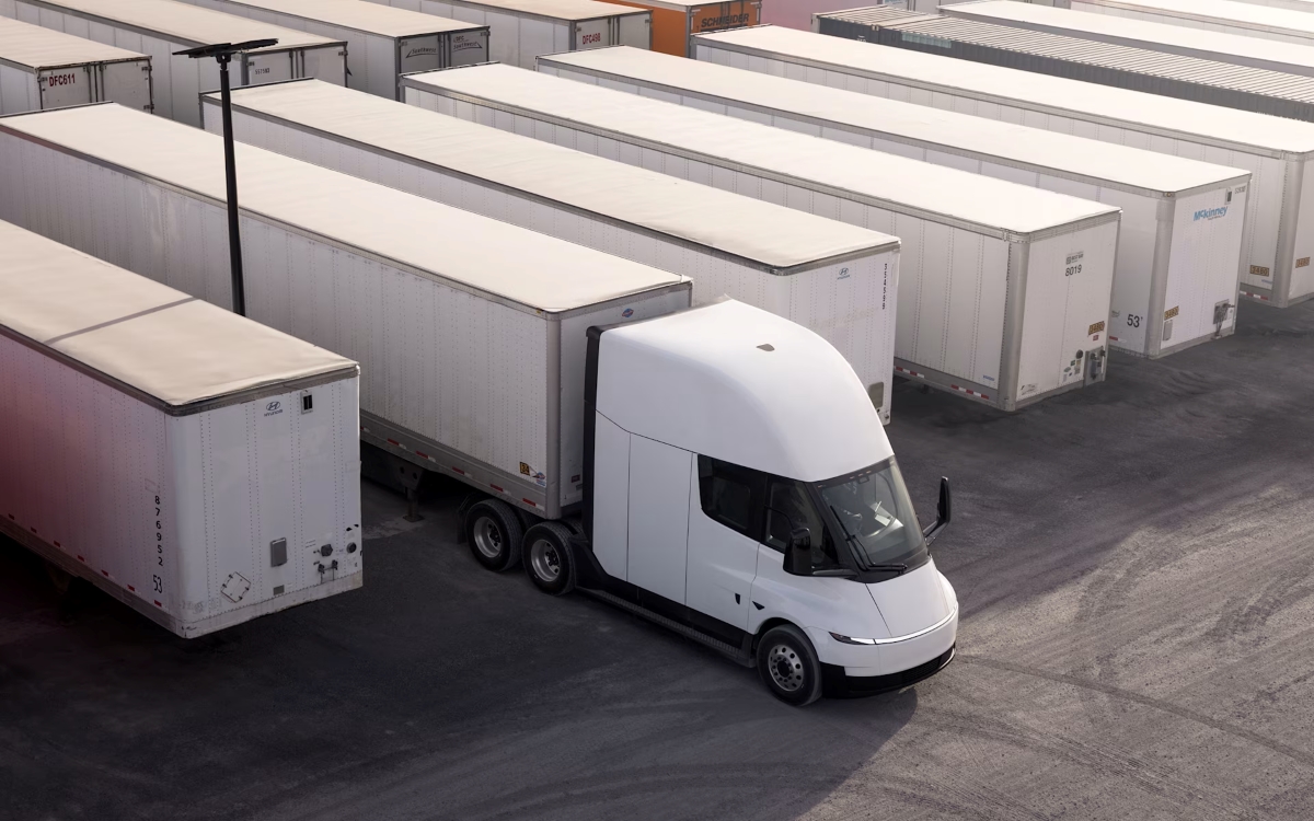 Tesla Semi грузовик зарядка