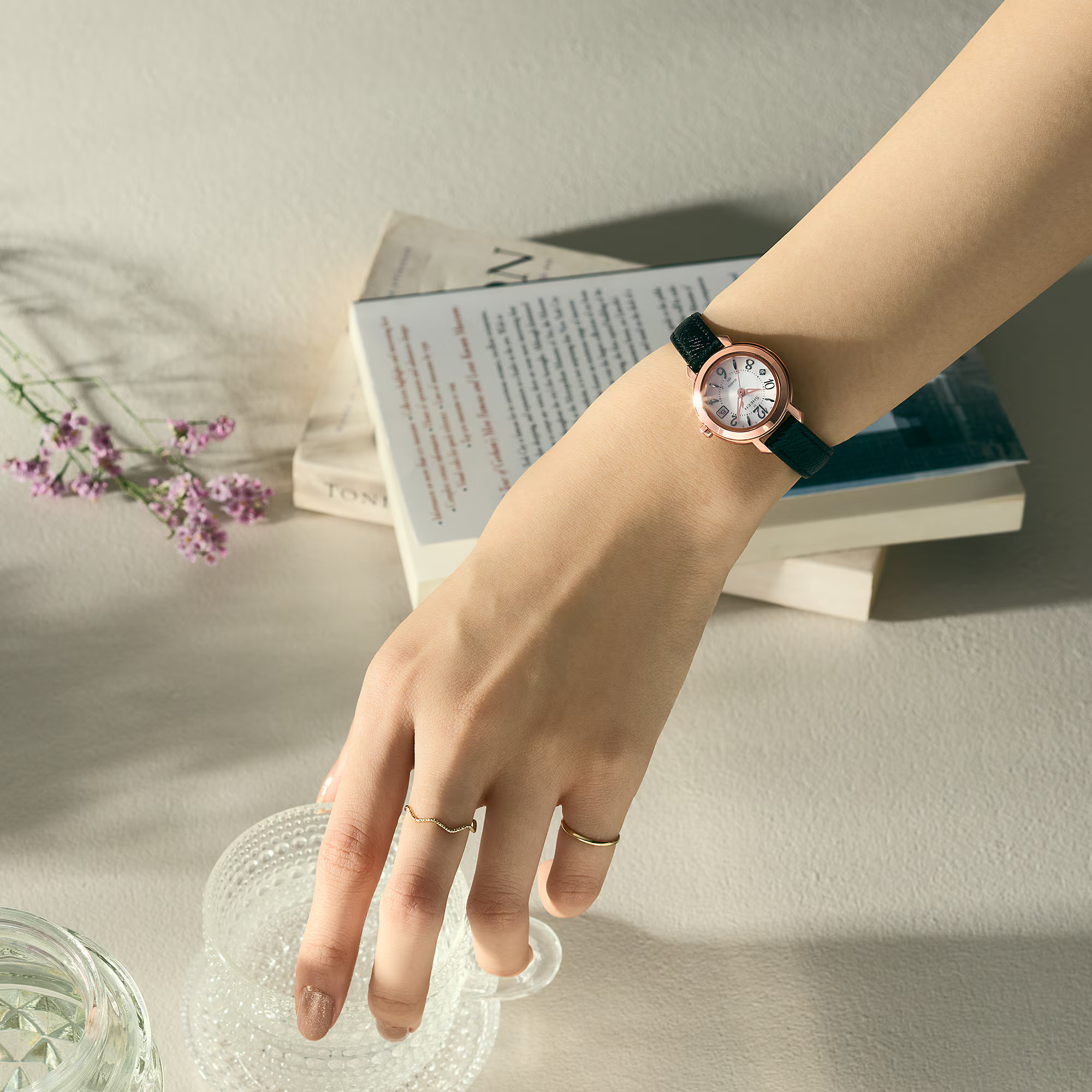 SHW-5300PGL-7A on the wrist