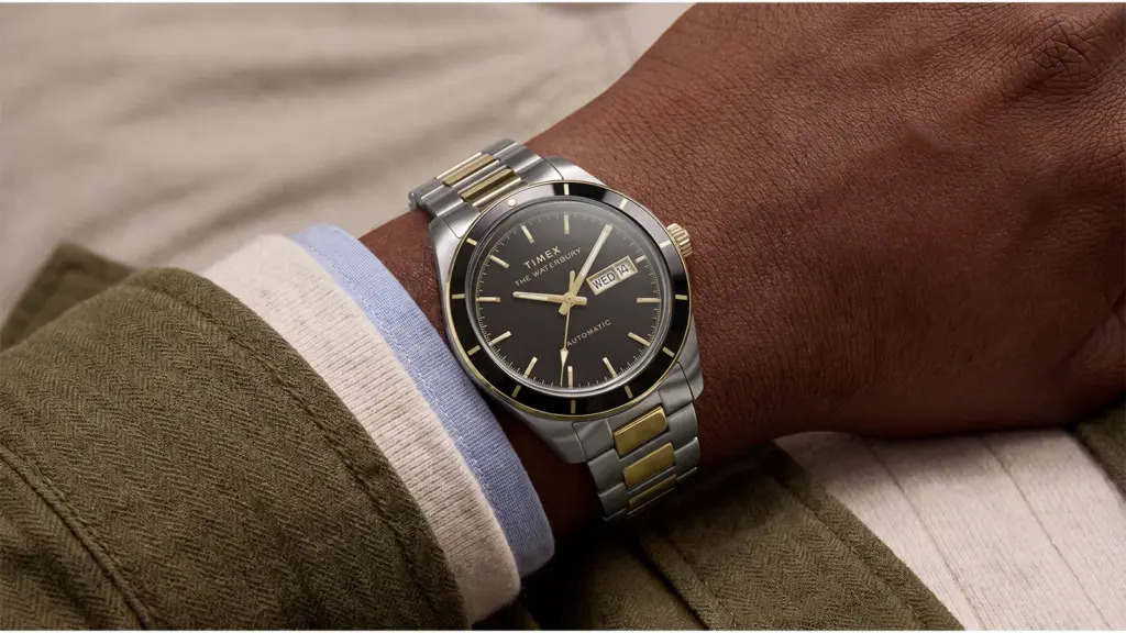 Годинники Timex модель Waterbury Heritage з прозорою задньою кришкою