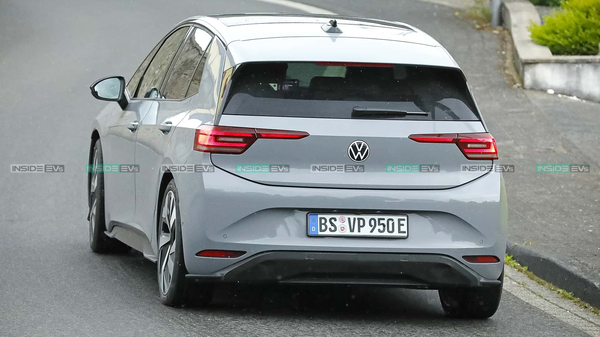 Volkswagen ID.3 Neo GTX 2026 с разных углов на тестах
